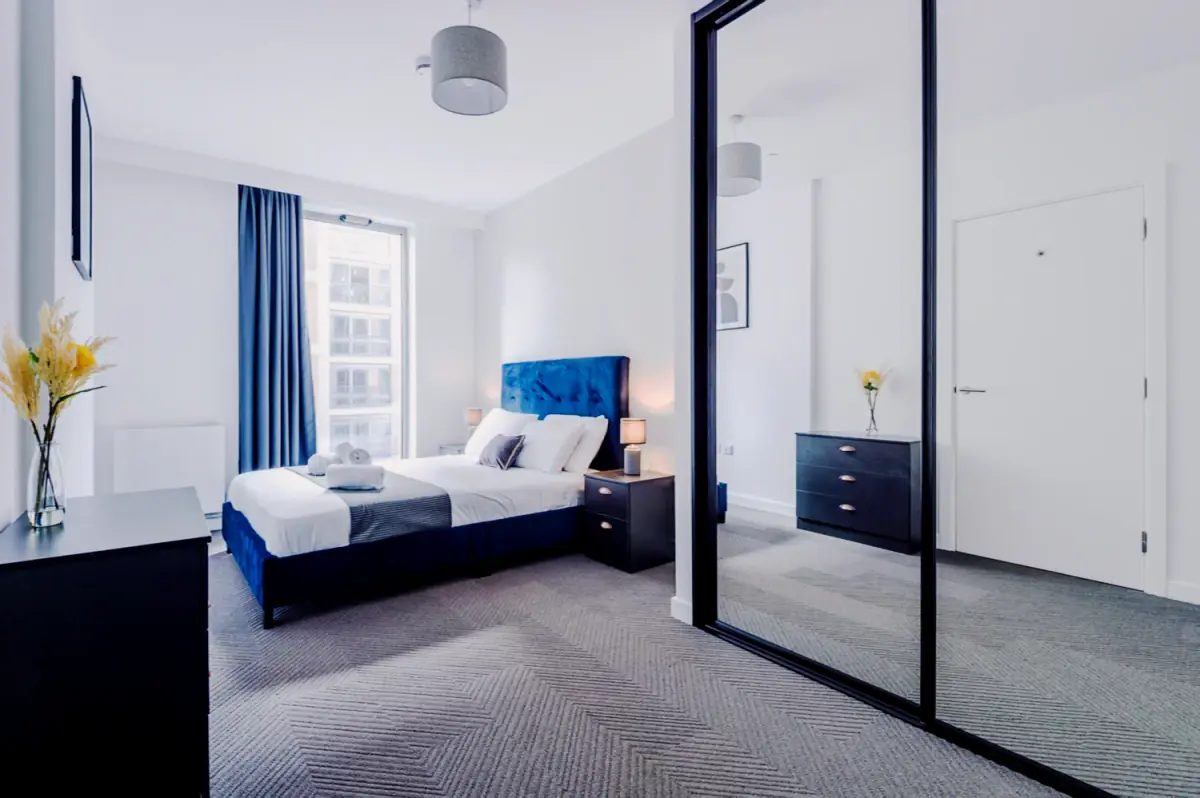 3 Rooms view 1