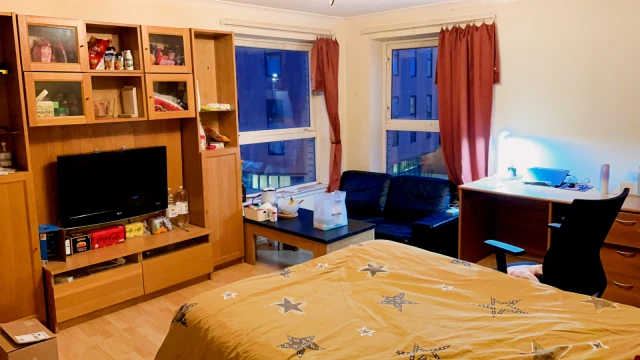 Shared Place·4B2B···Flat 6,9 cooperswell street