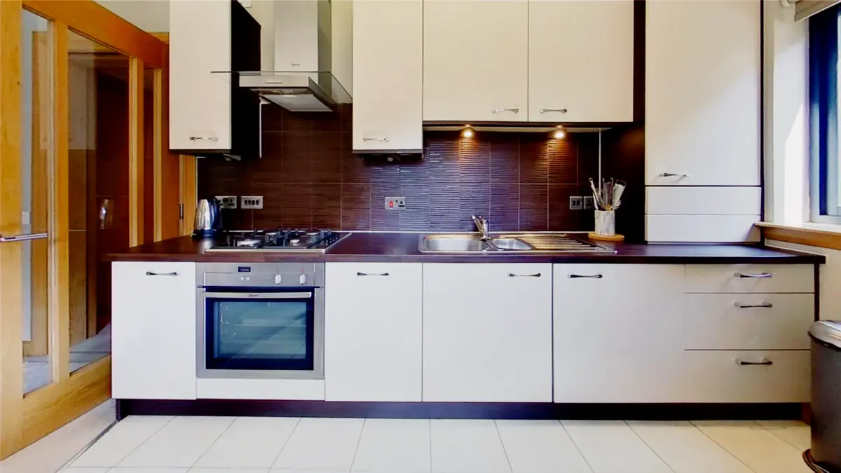 2Bedrooms, 2Bathrooms