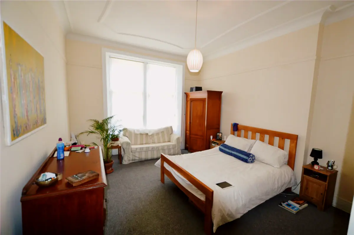 2Bedrooms, 1Bathrooms