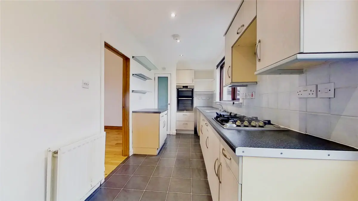 2Bedrooms, 1Bathrooms