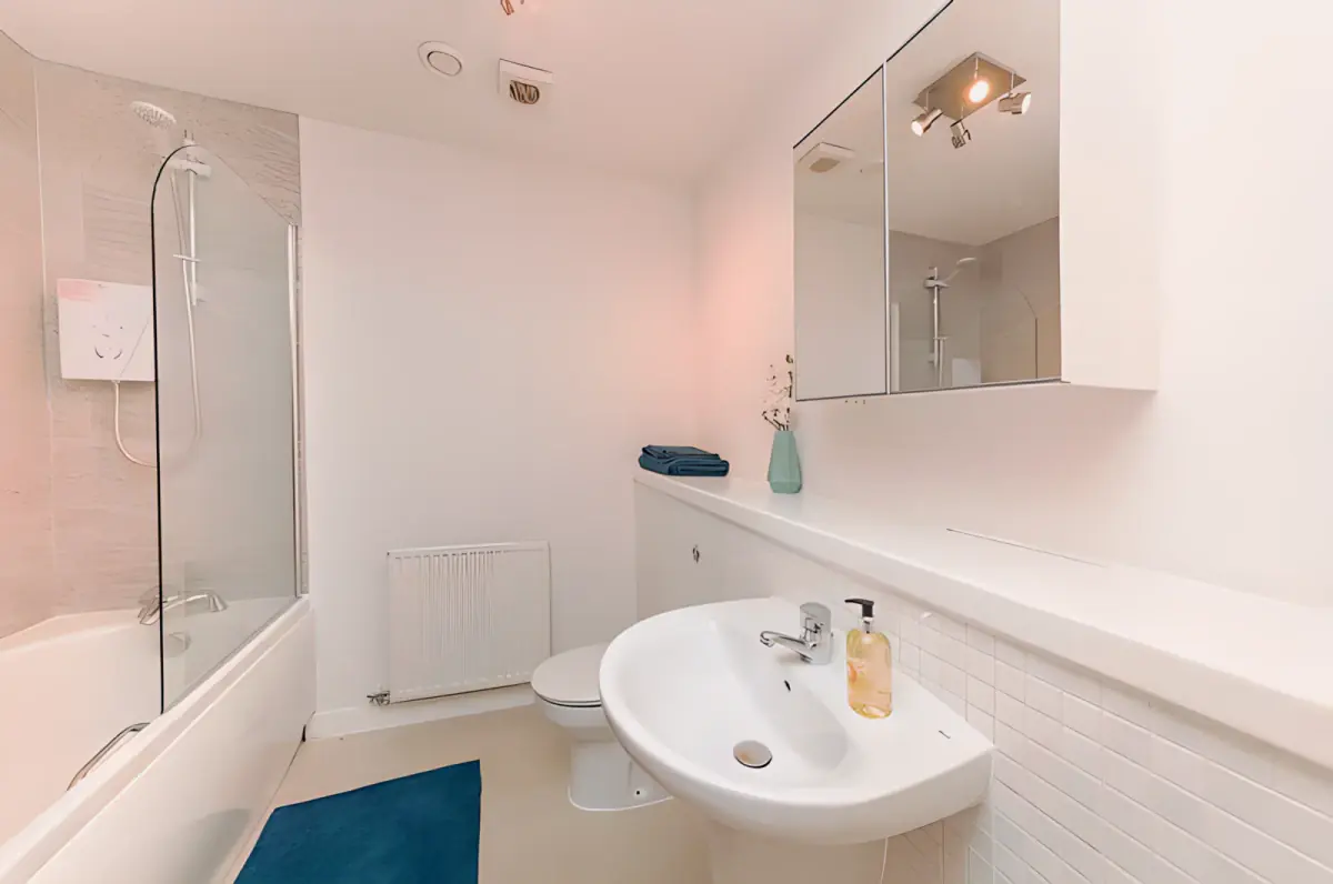 2Bedrooms, 2Bathrooms