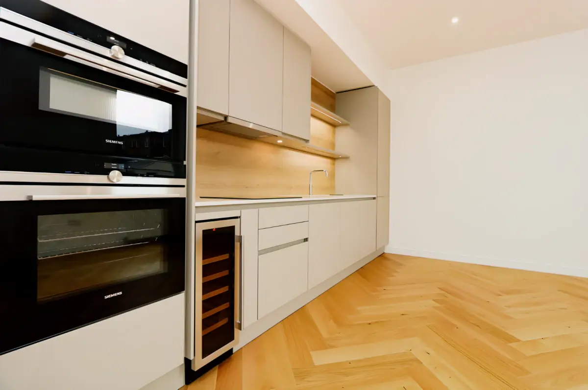 Elderslie Street, G3 7JR