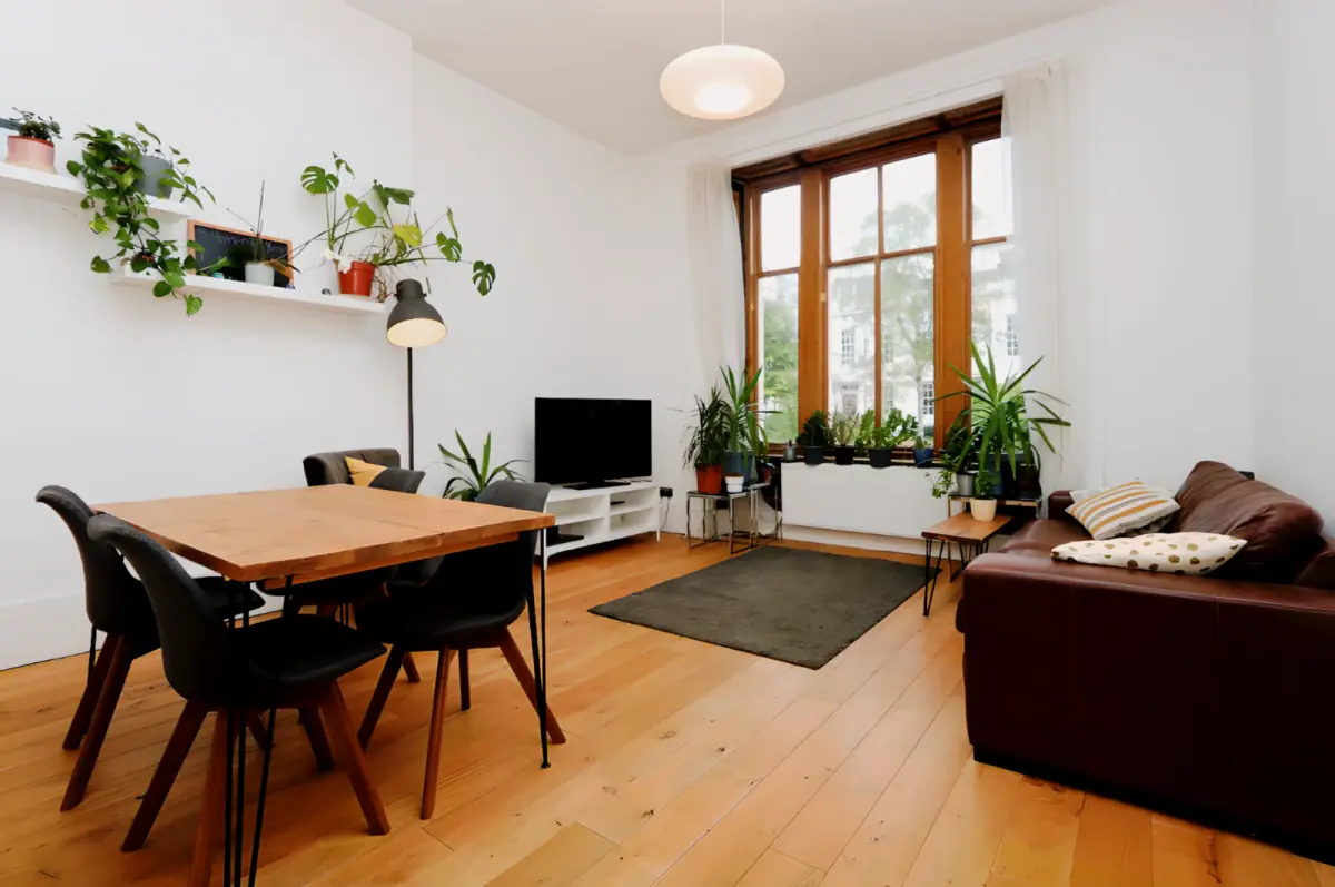 2Bedrooms, 1Bathrooms