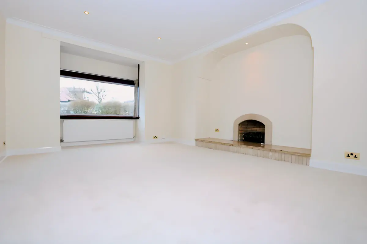 4Bedrooms, 2Bathrooms