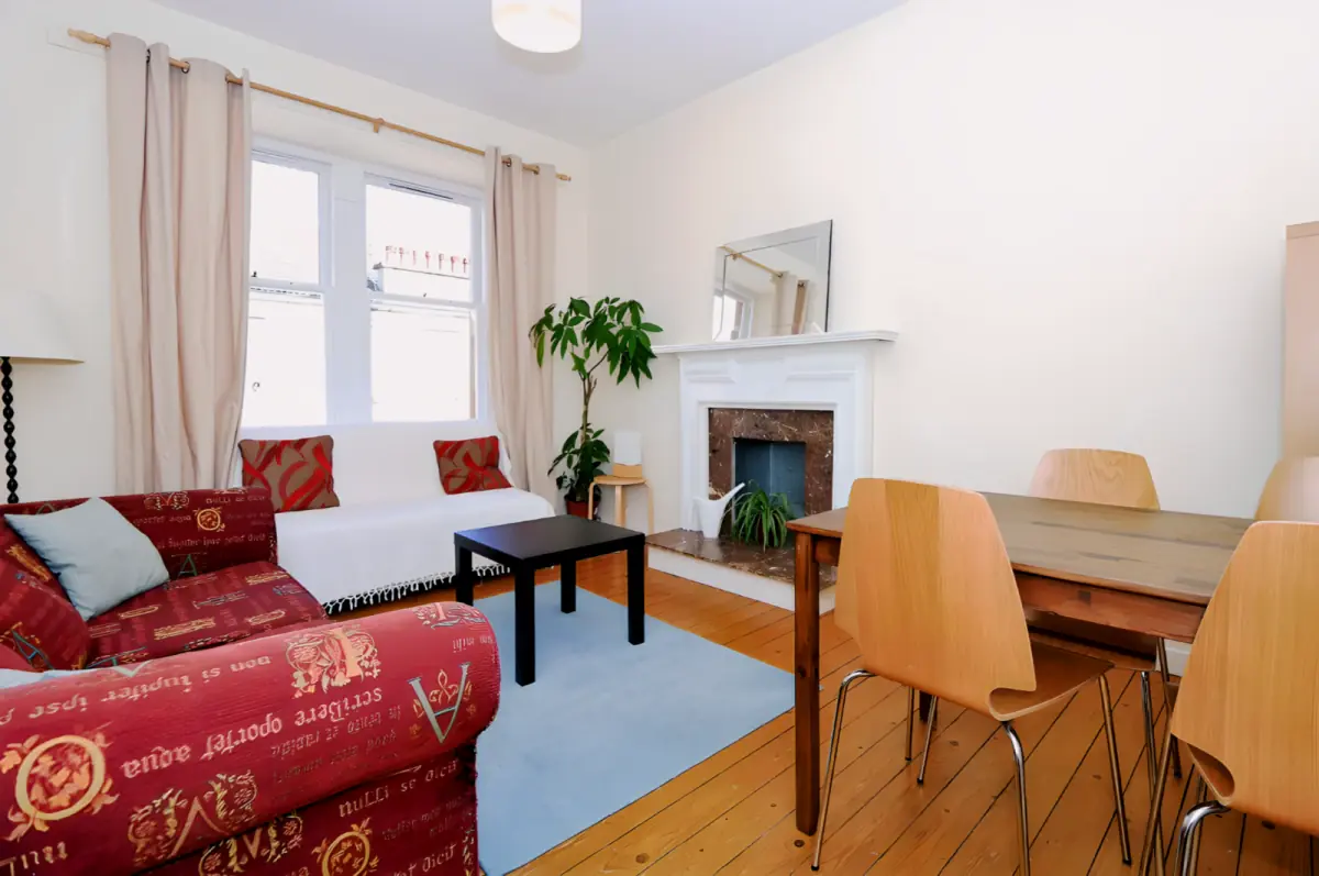 2Bedrooms, 1Bathrooms