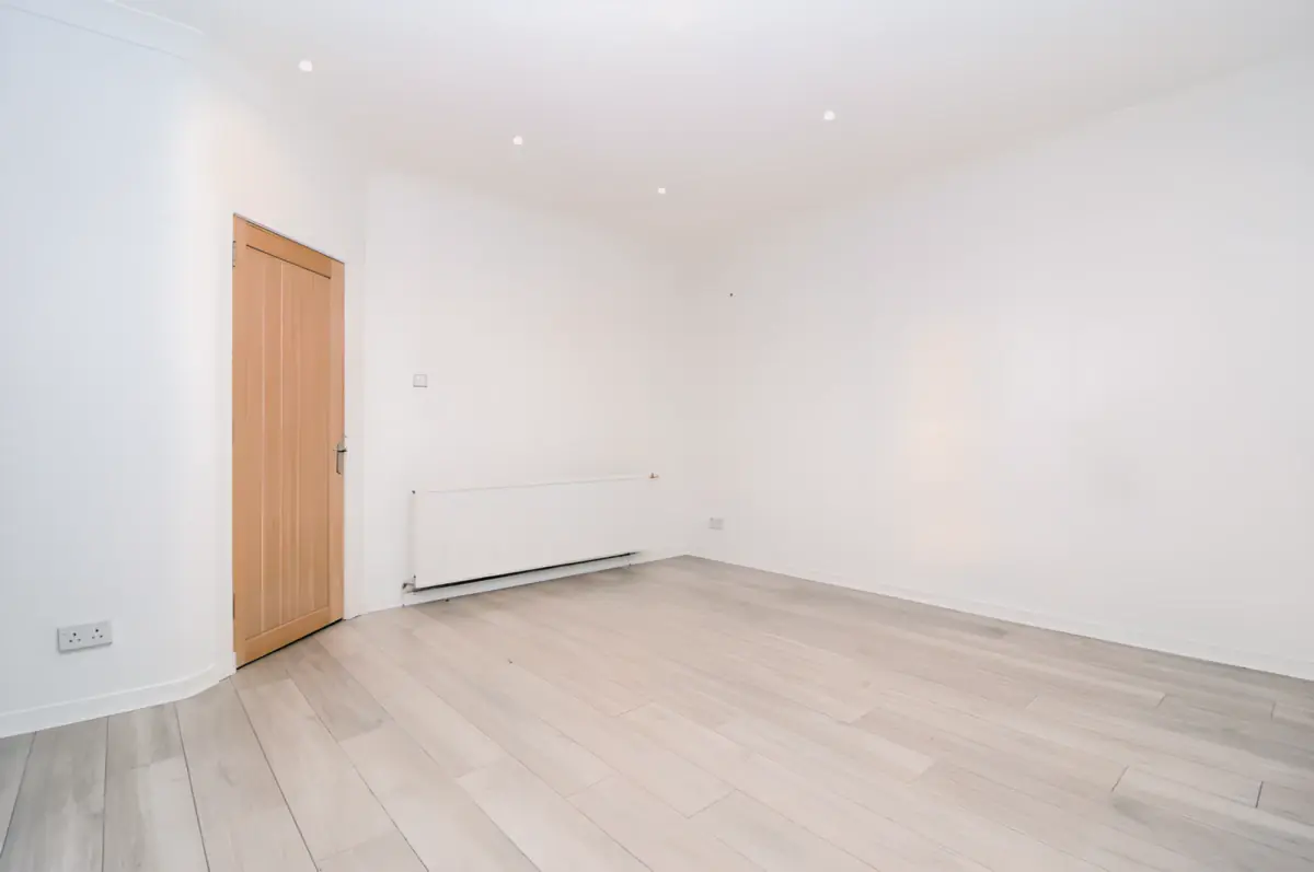 2Bedrooms, 1Bathrooms