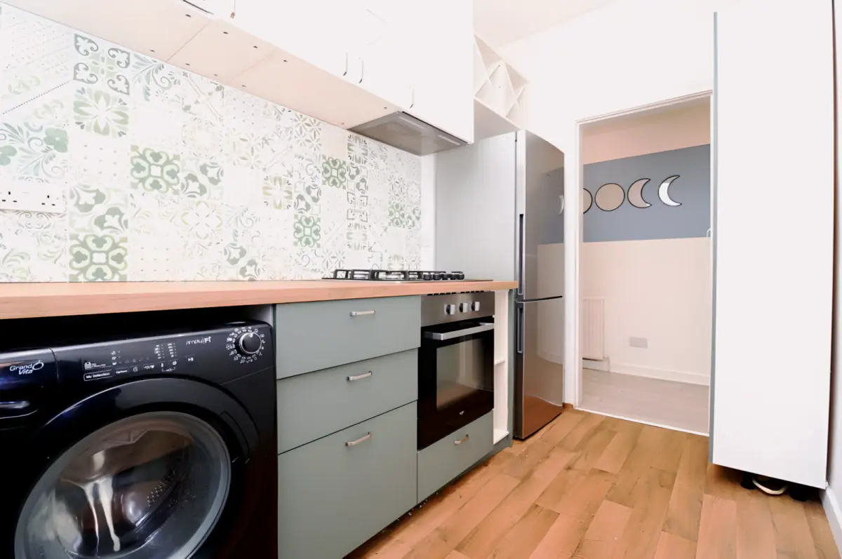 2Bedrooms, 1Bathrooms