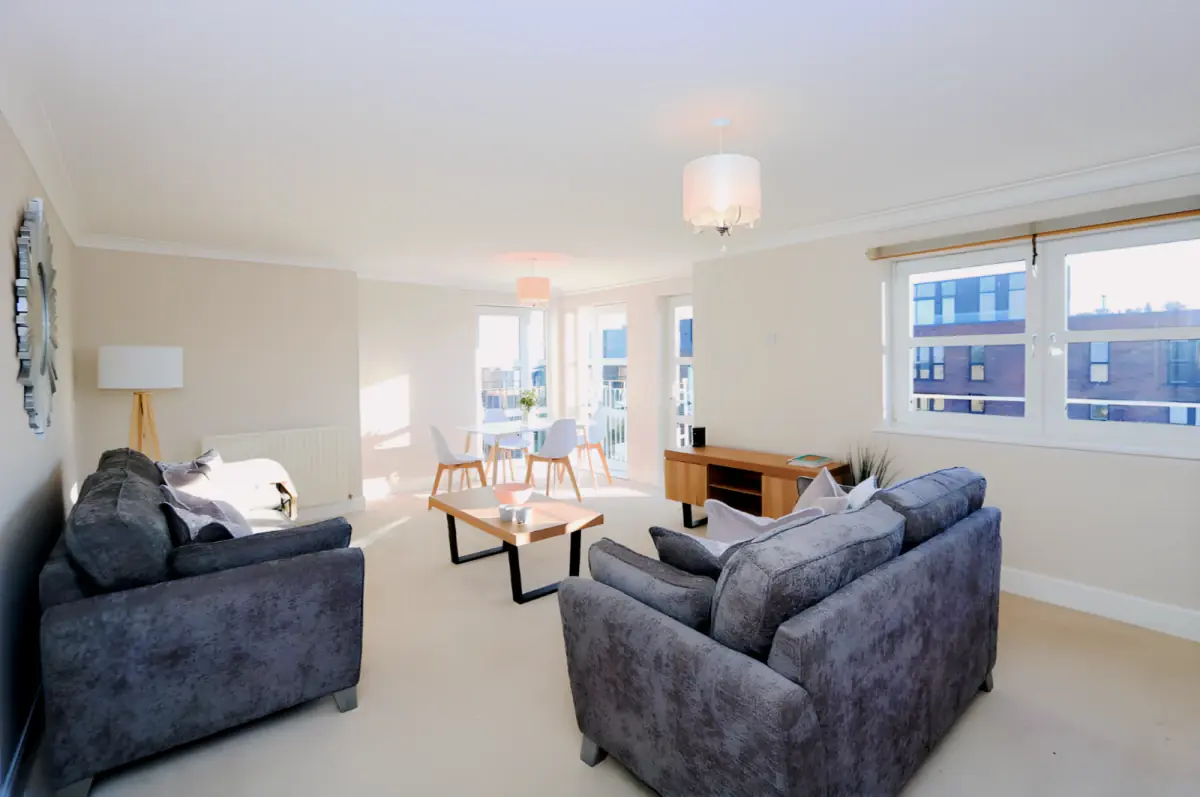 2Bedrooms, 2Bathrooms