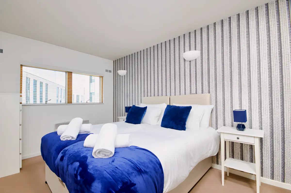 2 Rooms view 1