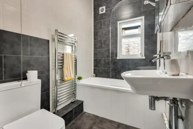 7 Beds 2 Baths