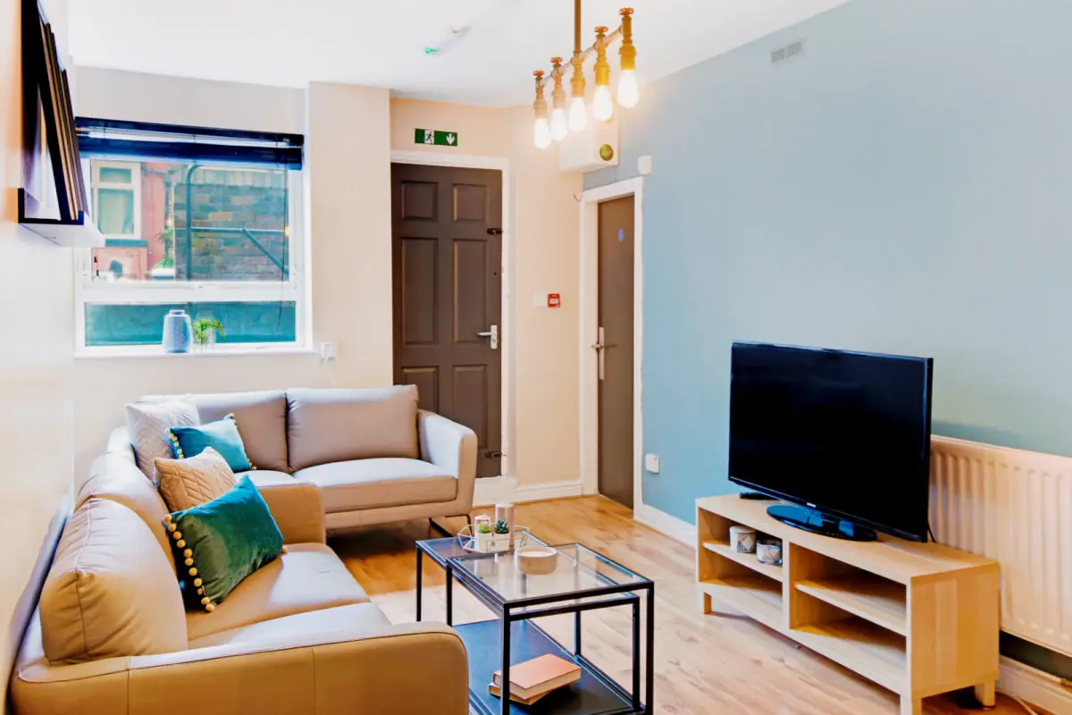 Flat 1, 205 HYDE PARK ROAD
