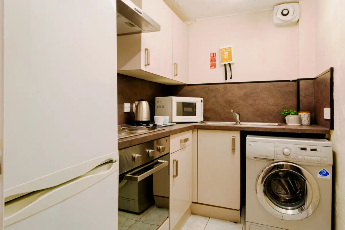 7 Beds 2 Baths