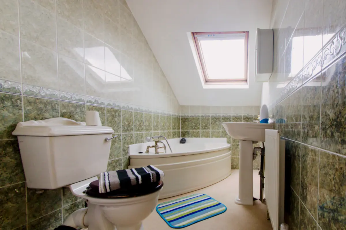 Flat 10, 223 Hyde Park Road