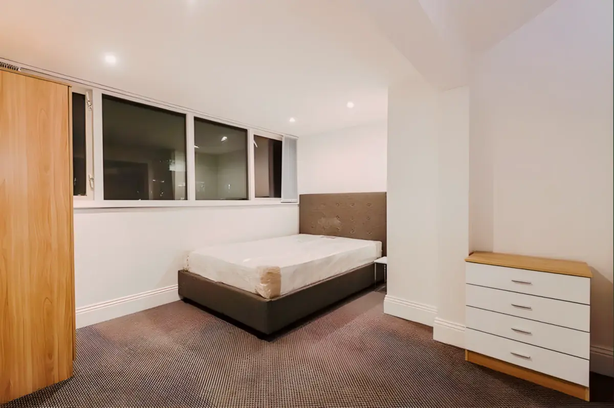 16 Blenheim Terrace Serviced Apartments