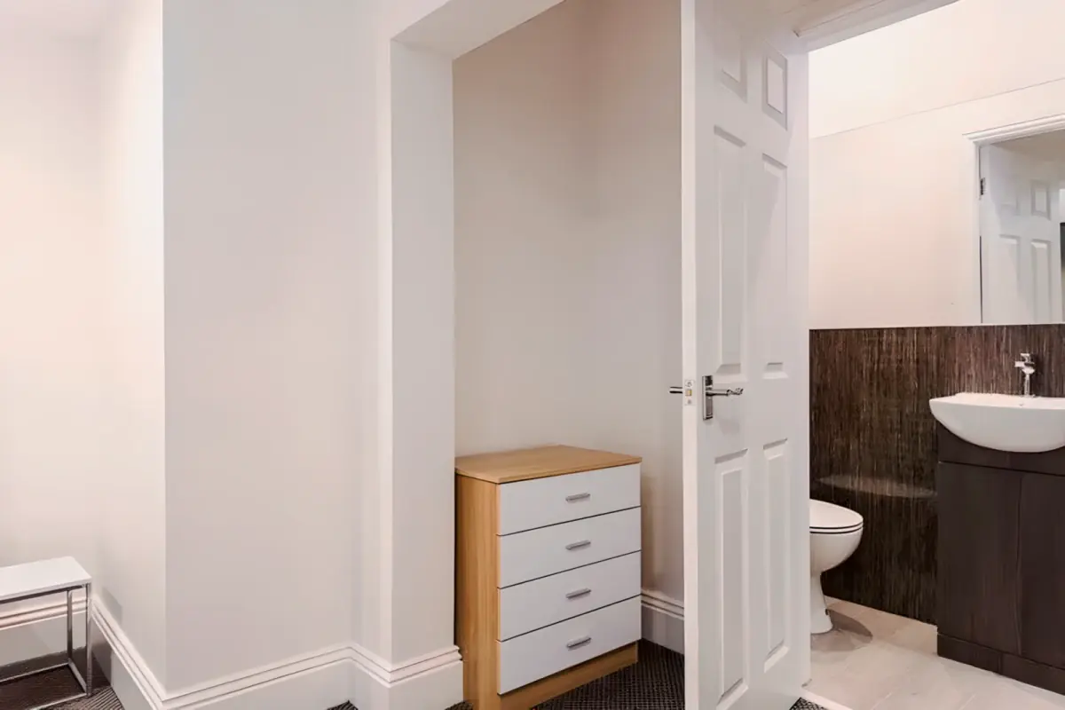 16 Blenheim Terrace Serviced Apartments