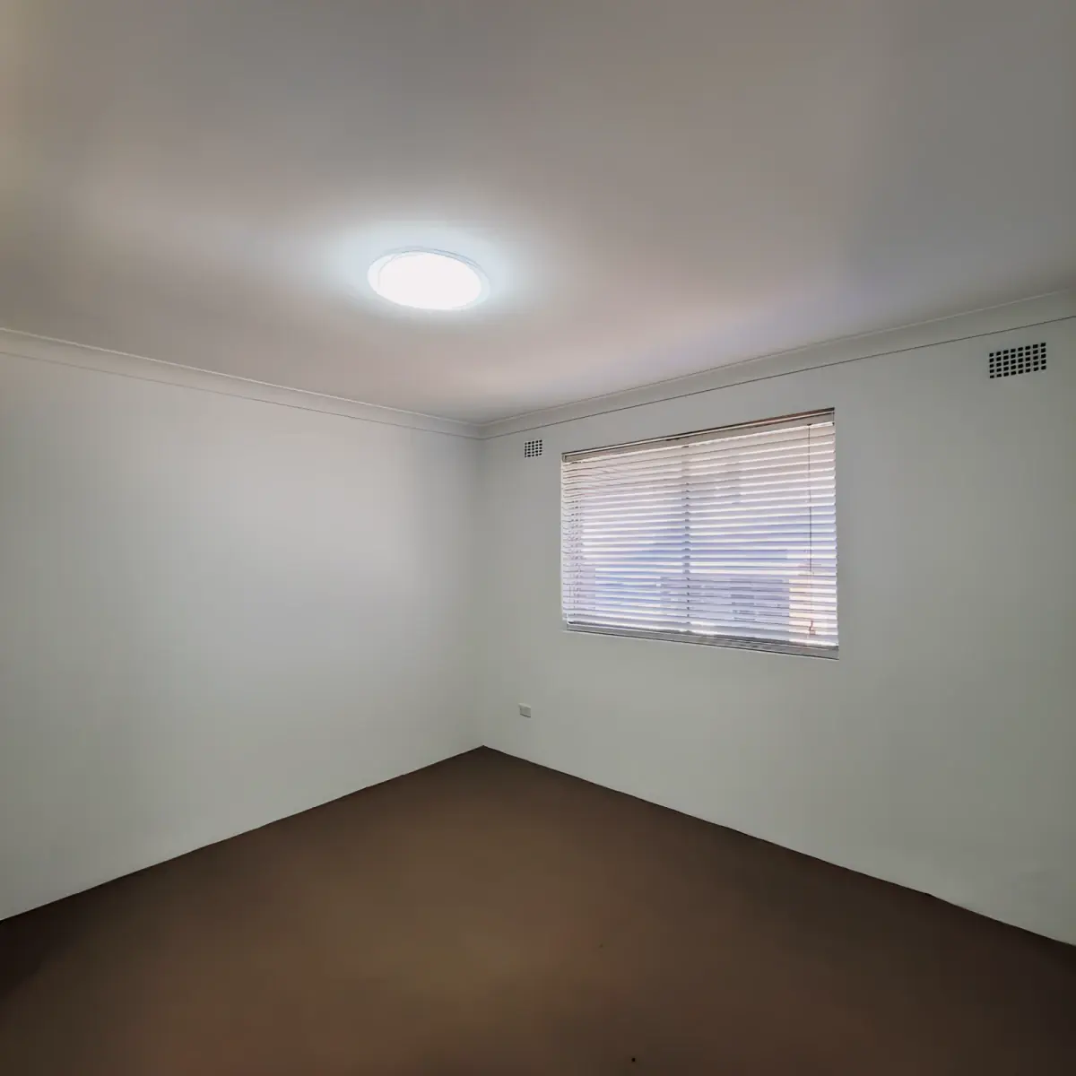 2 Rooms view 1