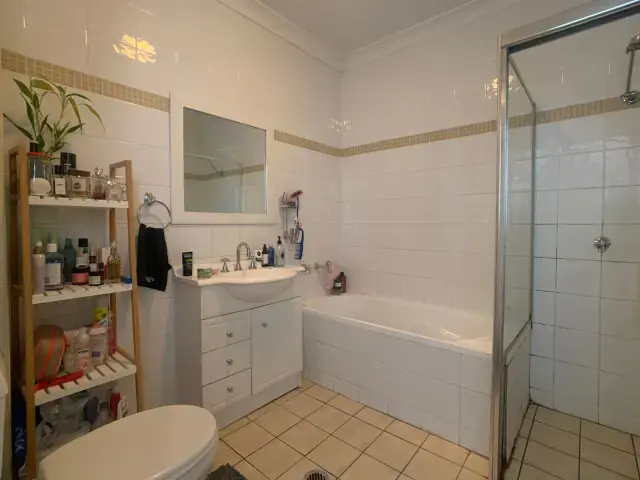 2Bedrooms, 1Bathrooms
