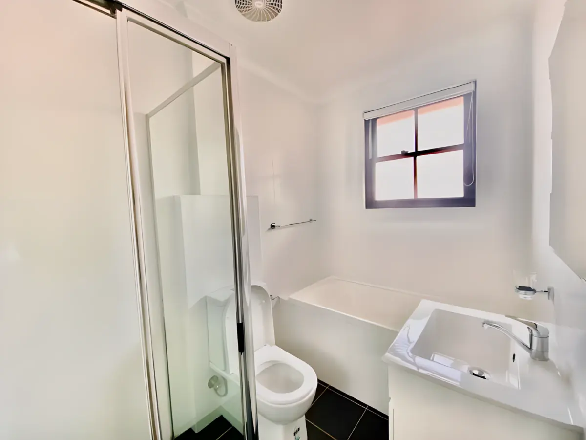 2Bedrooms, 1Bathrooms
