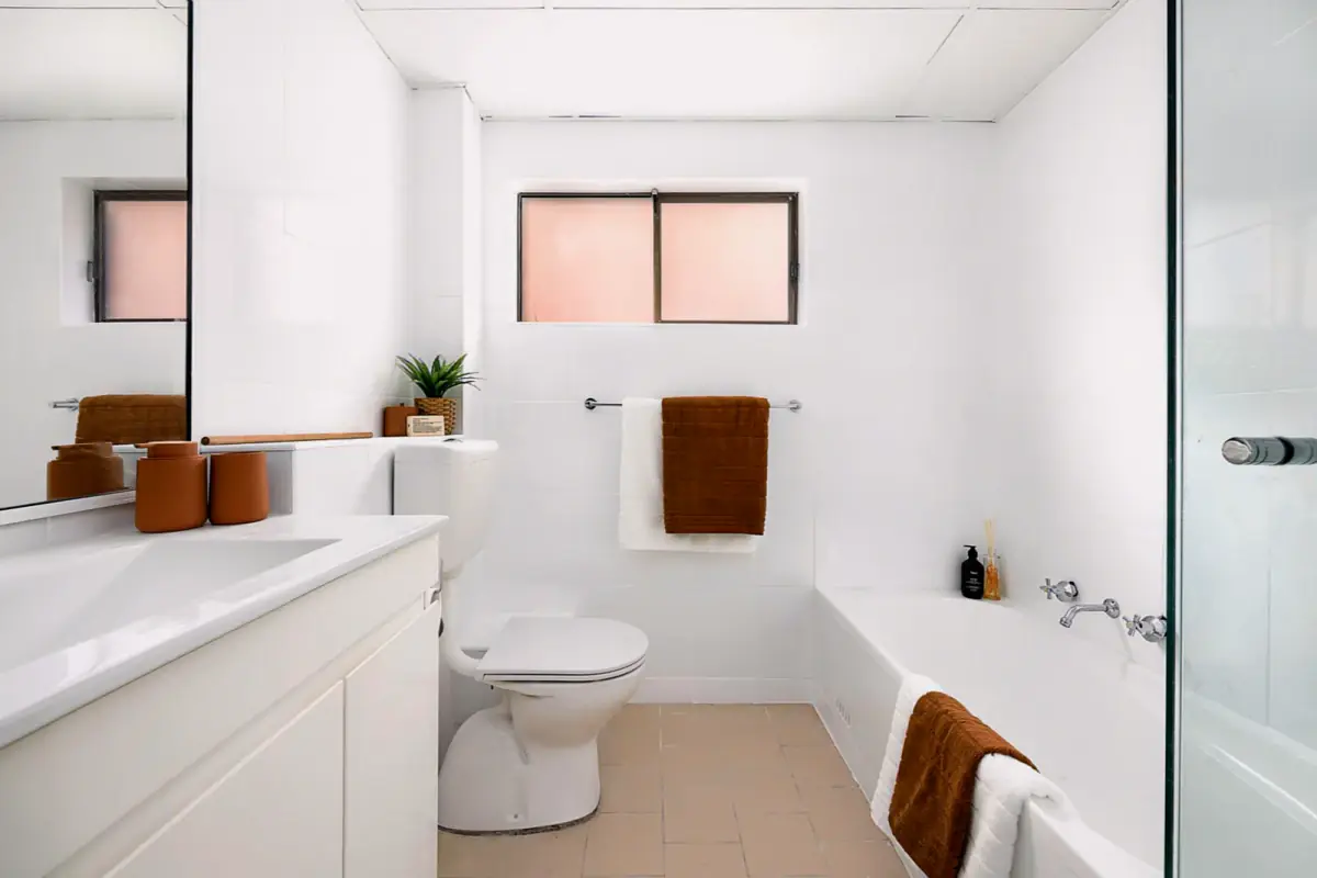 3Bedrooms, 2Bathrooms