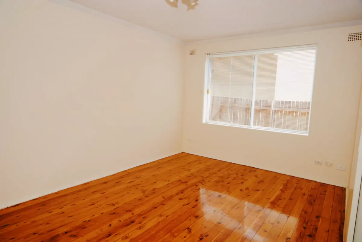 2Bedrooms, 1Bathrooms