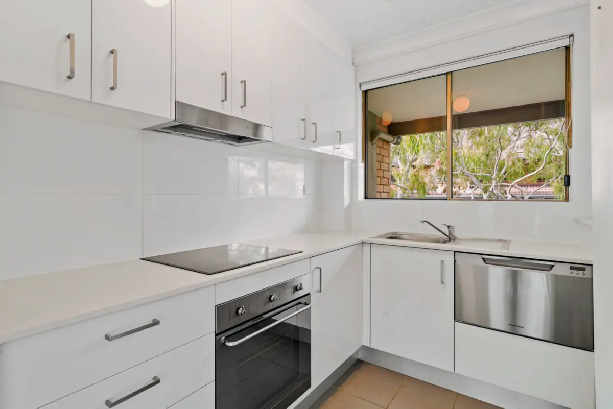 2Bedrooms, 1Bathrooms