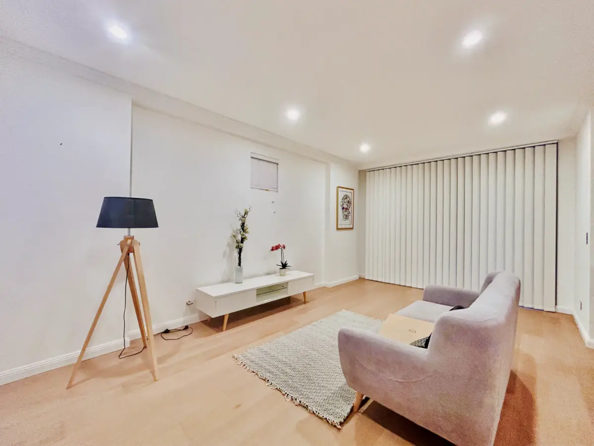 2Bedrooms, Rooms view 1