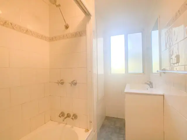 3Bedrooms, 1Bathrooms