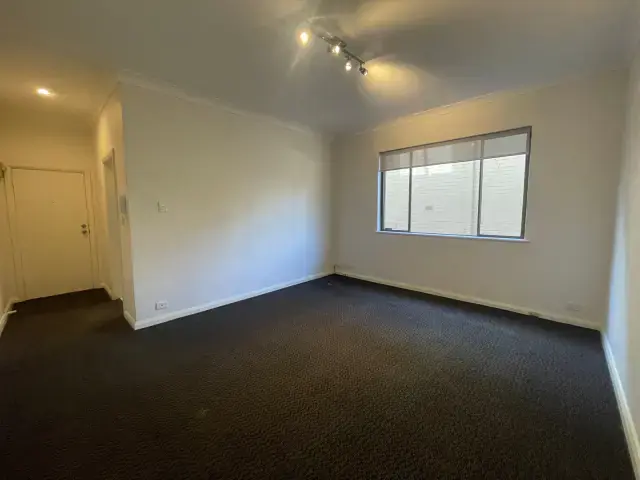 2Bedrooms, 1Bathrooms