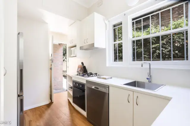 4Bedrooms, 2Bathrooms