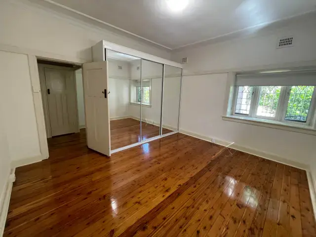 3Bedrooms, 1Bathrooms