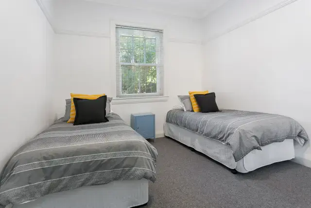 2Bedrooms, 1Bathrooms