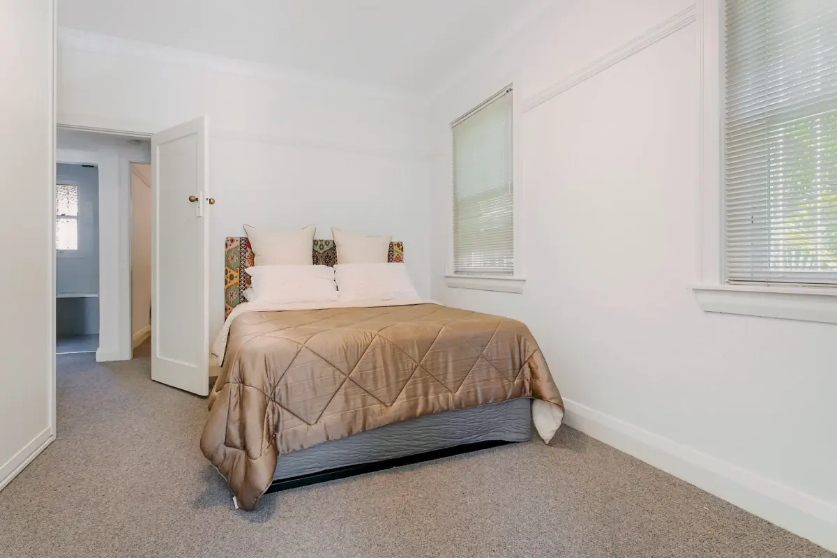 2Bedrooms, 1Bathrooms
