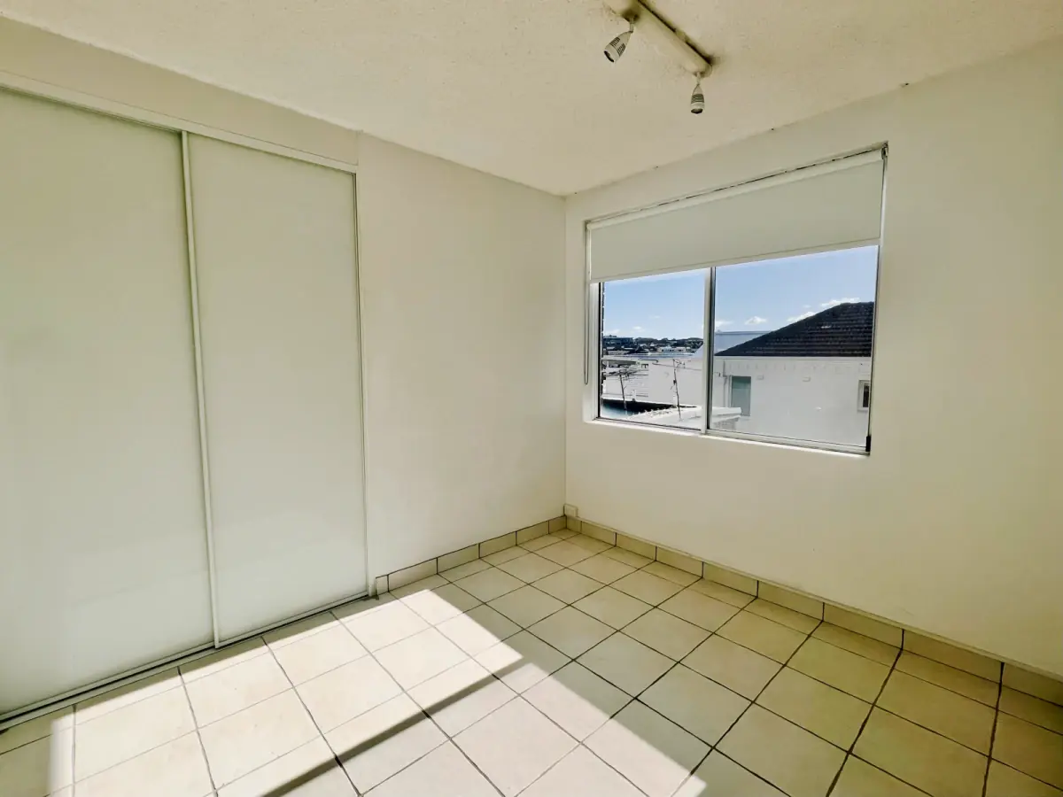 2Bedrooms, 1Bathrooms