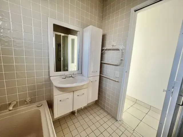 2Bedrooms, 1Bathrooms