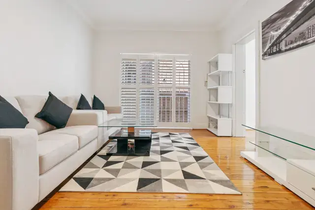 2Bedrooms, 1Bathrooms