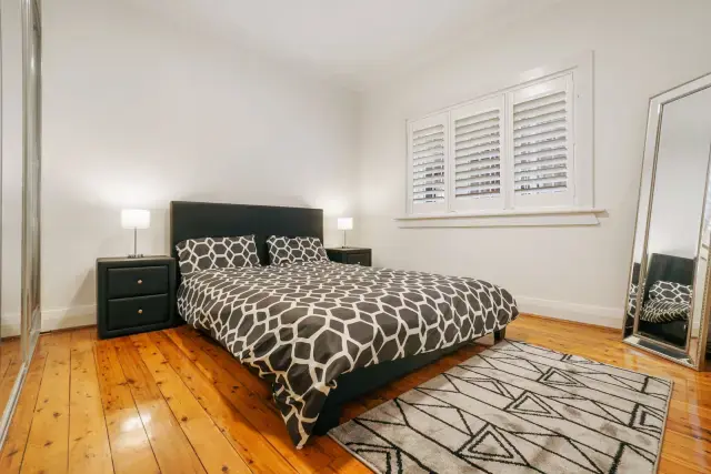 2Bedrooms, 1Bathrooms