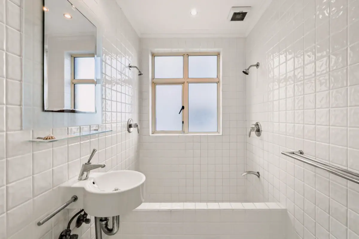 2Bedrooms, 1Bathrooms