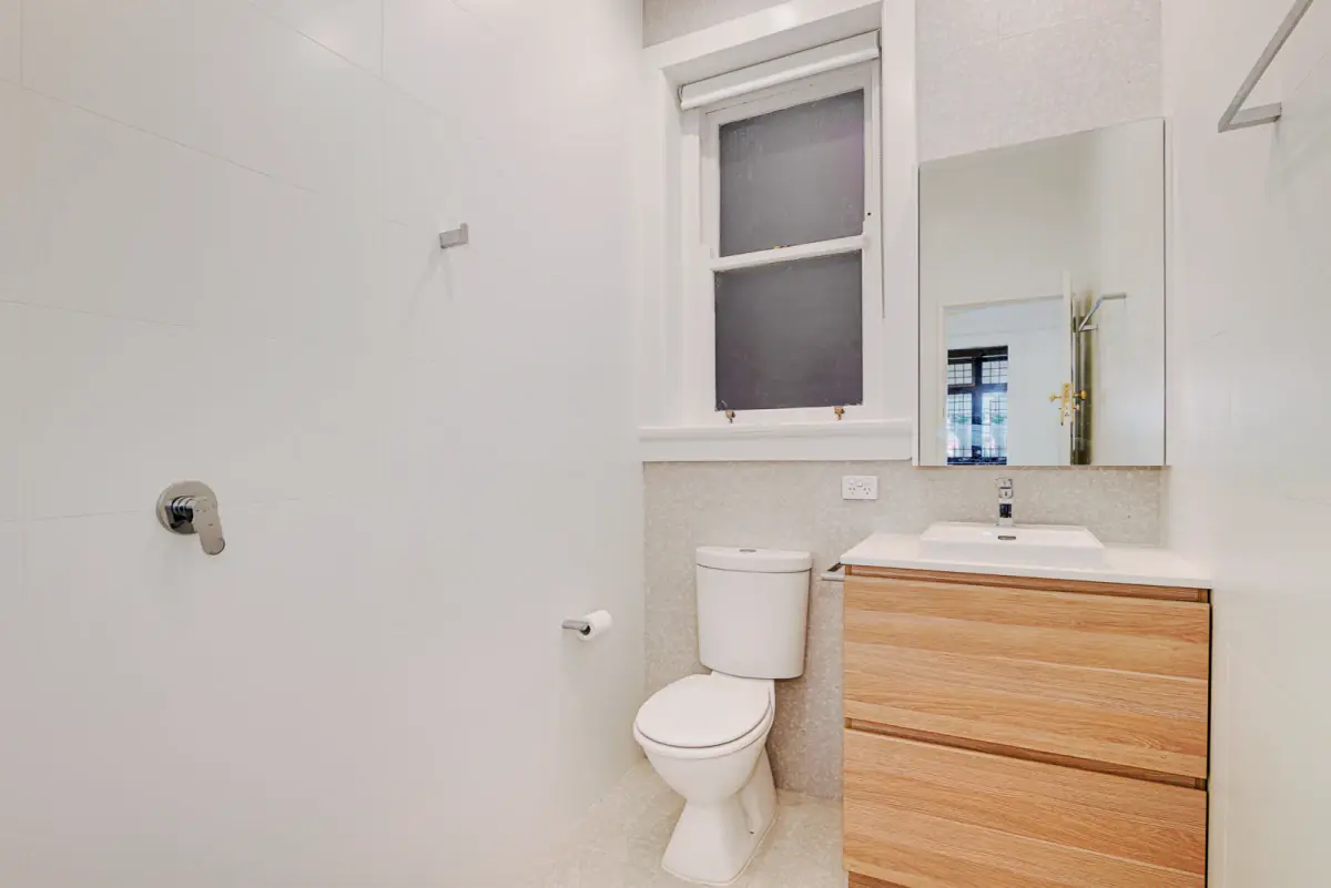 2Bedrooms, 1Bathrooms