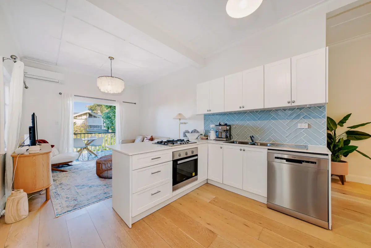 2Bedrooms, 1Bathrooms