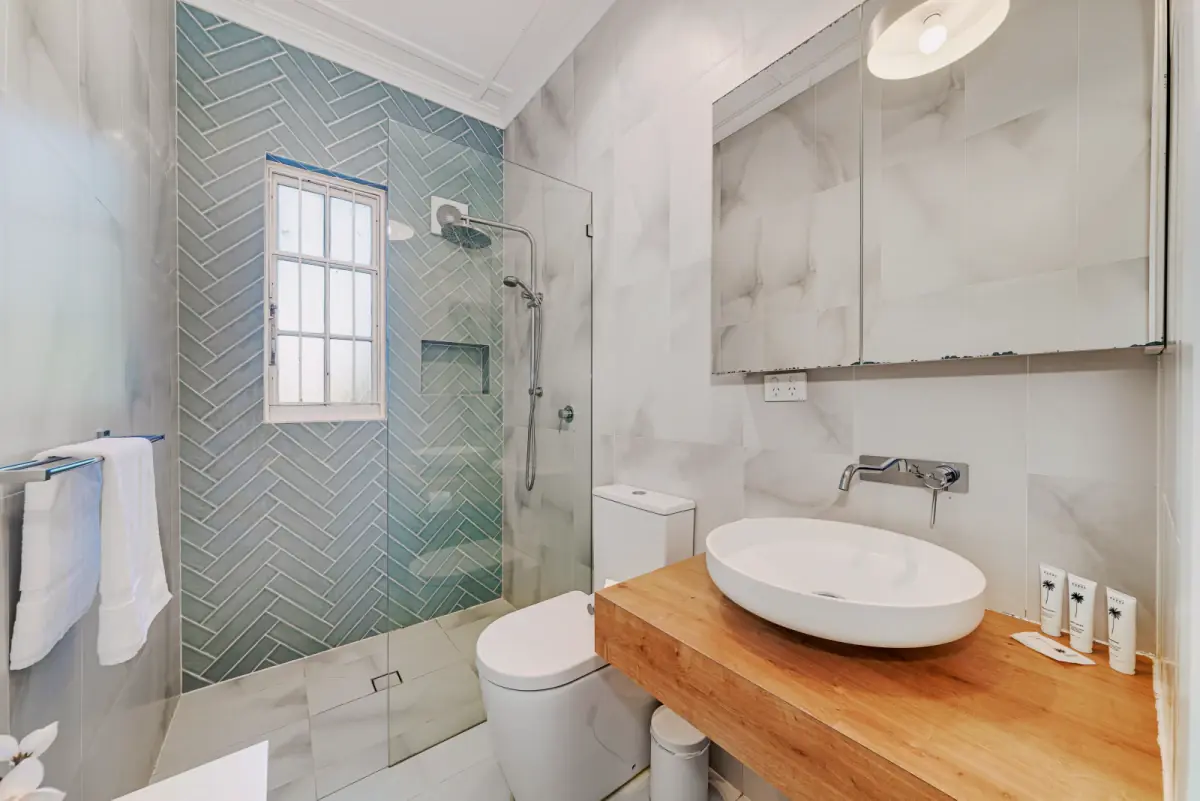 2Bedrooms, 1Bathrooms