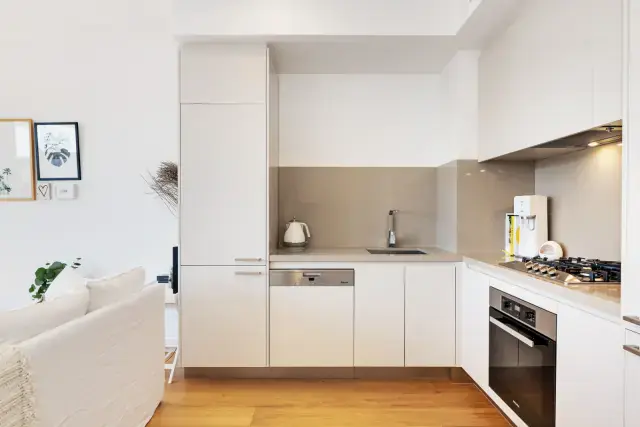 1Bedrooms, 1Bathrooms