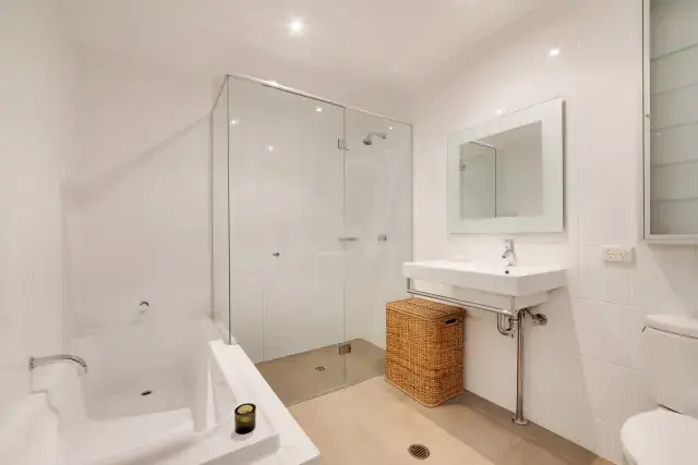 2Bedrooms, 2Bathrooms