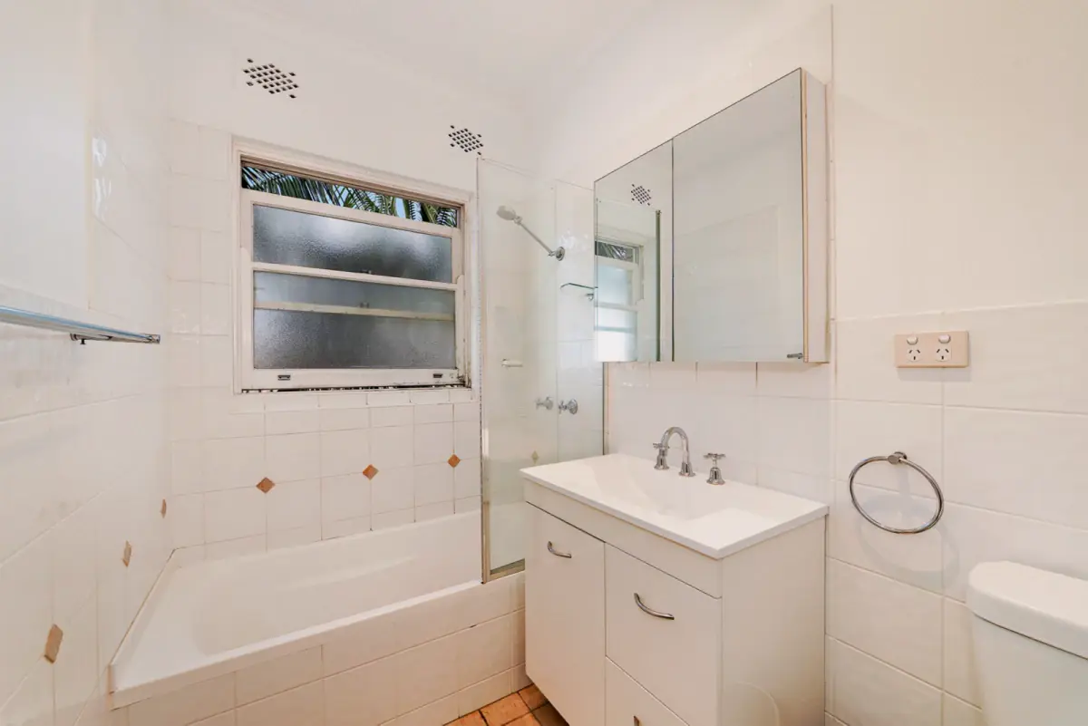 2Bedrooms, 1Bathrooms