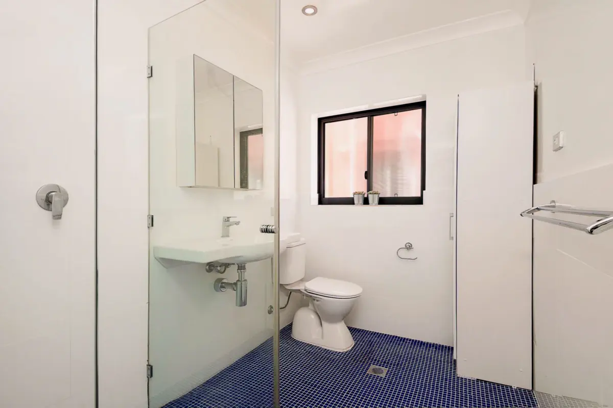 2Bedrooms, 1Bathrooms