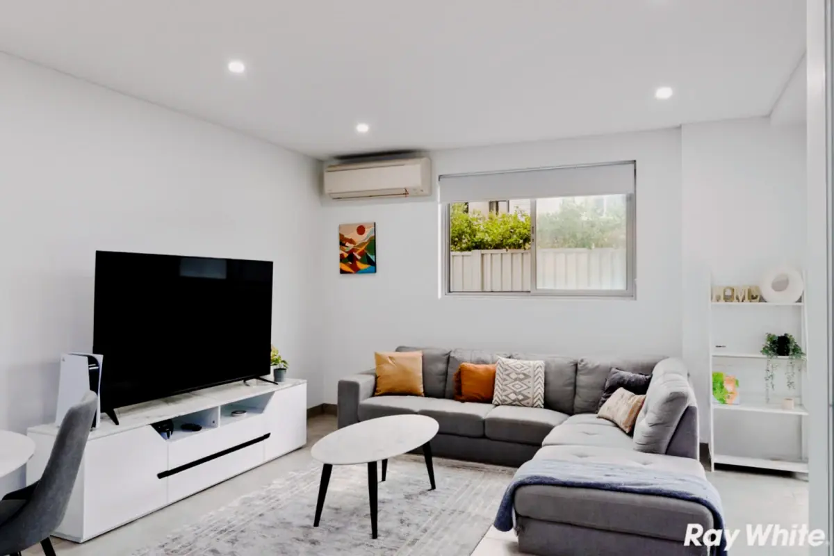 2Bedrooms, Rooms view 1