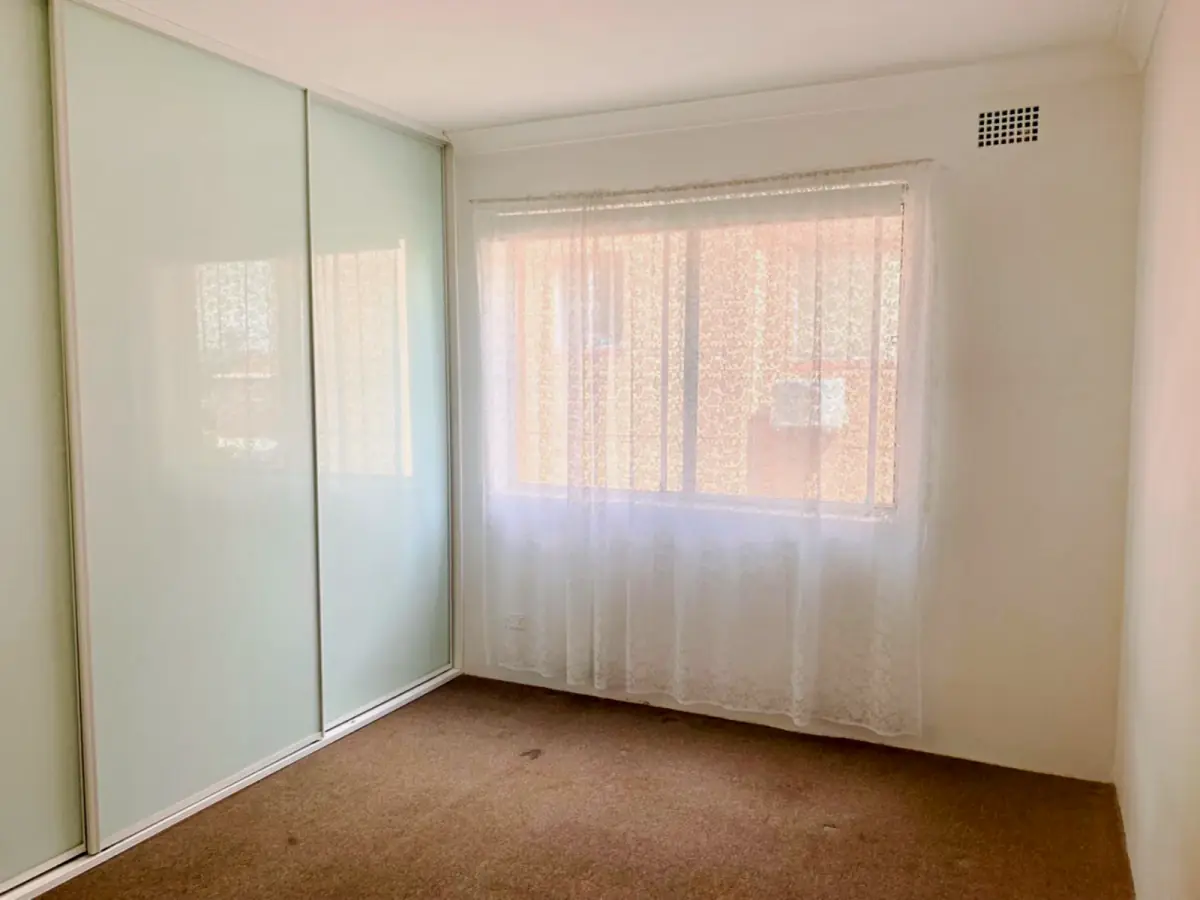 2Bedrooms, 1Bathrooms