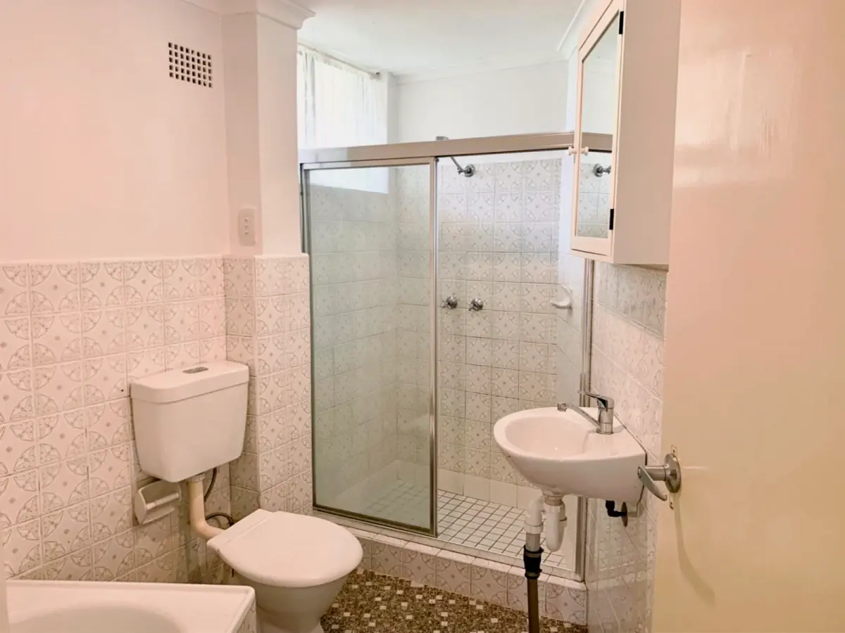 2Bedrooms, 1Bathrooms