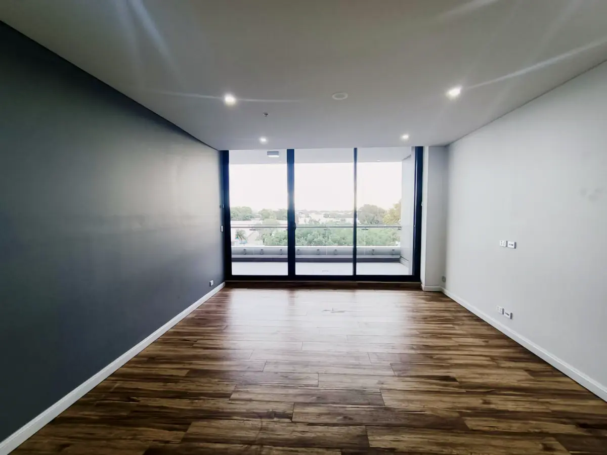 1 bed 1 bath*536