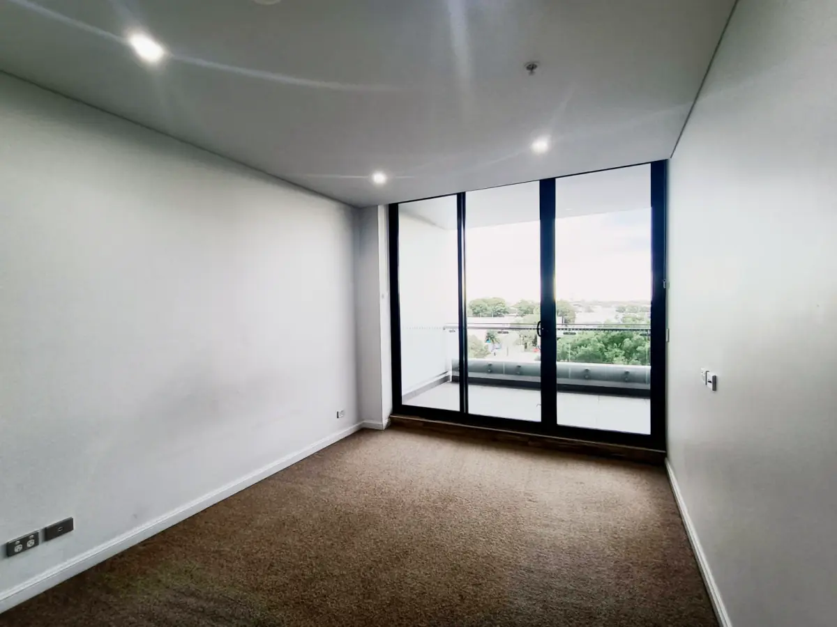 1 bed 1 bath*536